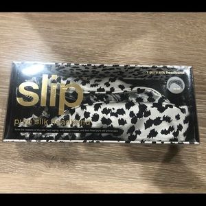 NWOT Slipsilk headband
